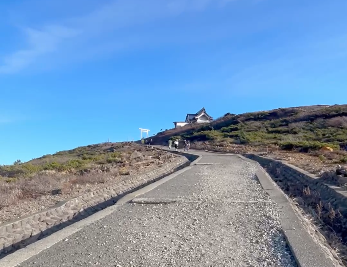 蔵王の御釜　山頂